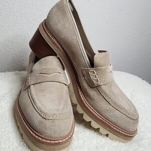 Bernardo "Selma" Lug Sole Loafers Size 6.5